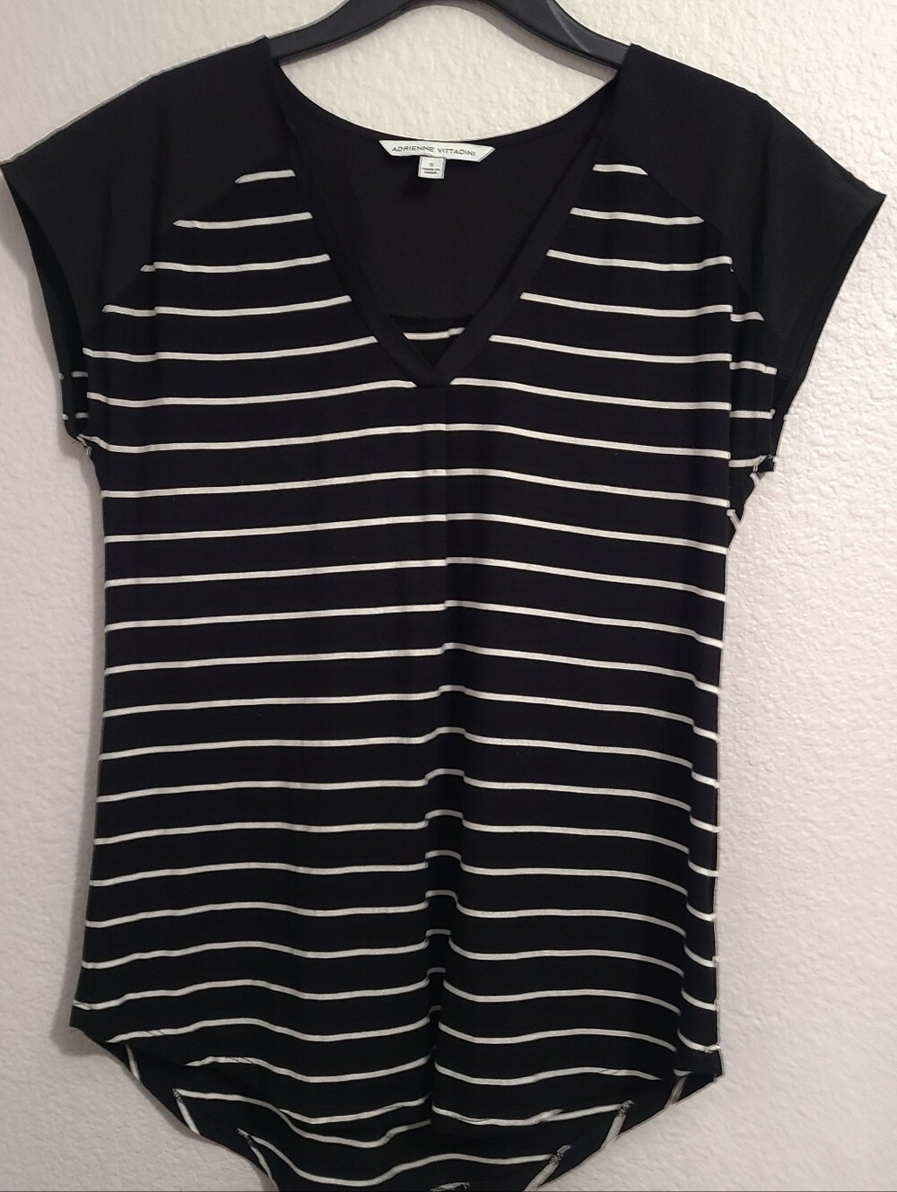 Adrienne Vittadini Black & White Striped V-Neck Short Sleeve Top